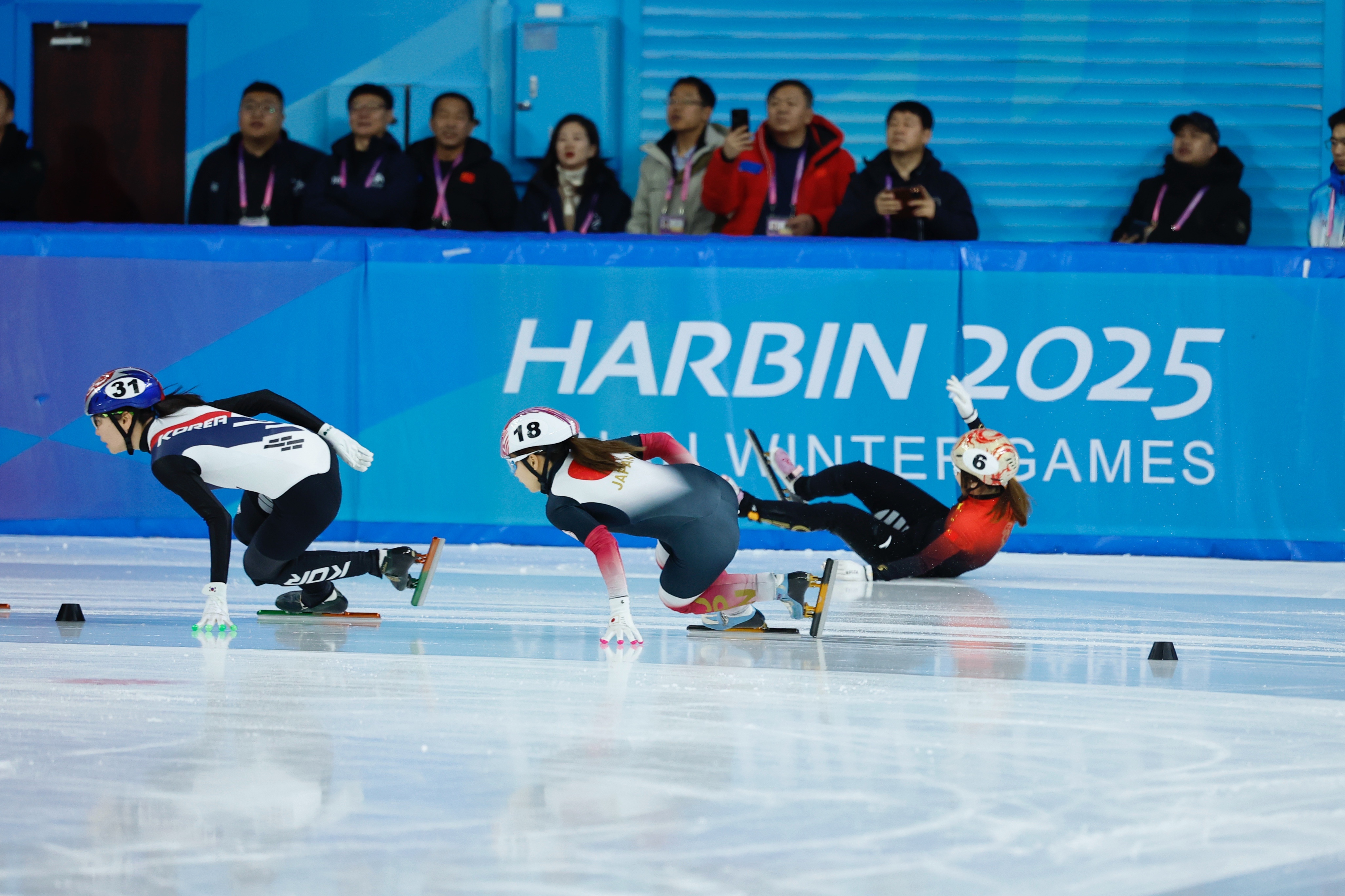 关于短道速滑女子米比赛，瑞典选手斩获金牌的信息