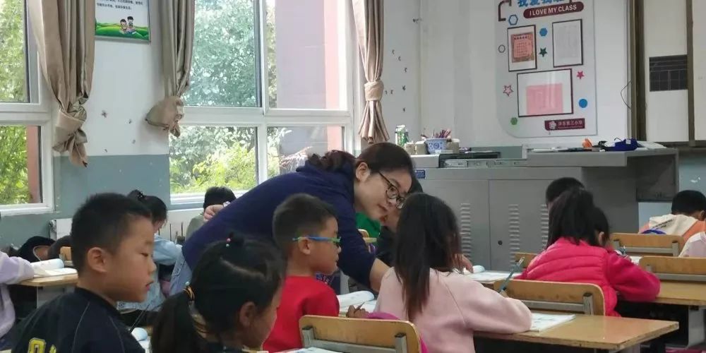 关于娇娇女足队员一展身手，取得成功的信息